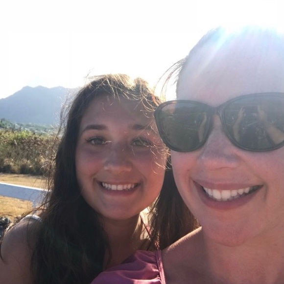 Meet your Posher, Erica - Picture 3 of 16